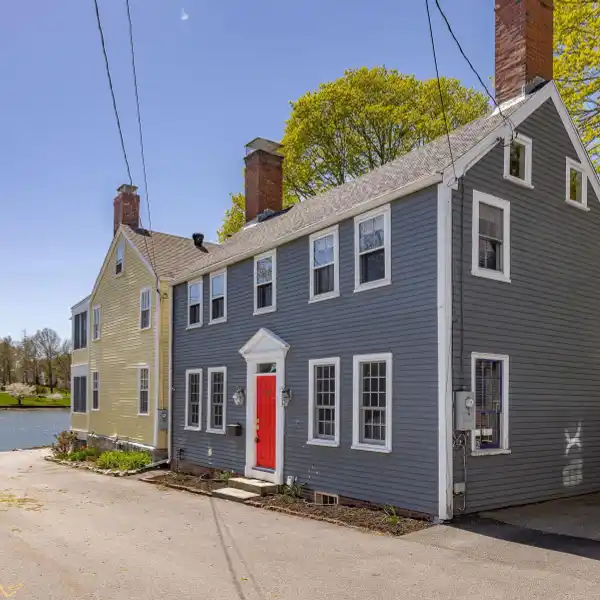 CHARMING CIRCA 1780 TWIN CHIMNEY COLONIAL