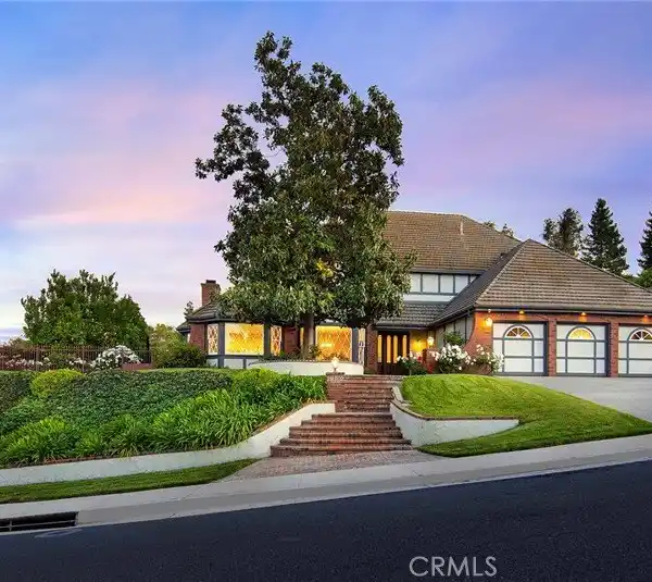 EXCEPTIONAL RESIDENCE IN MORRISON HIGHLANDS