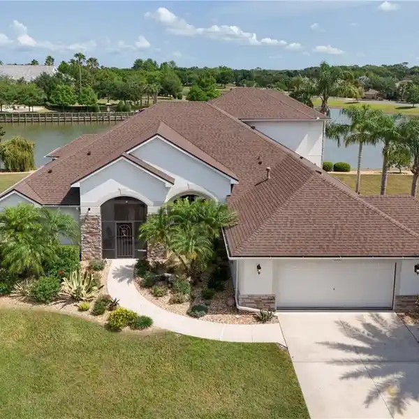 RARE OPPORTUNITY IN THE LAKES OF MOUNT DORA