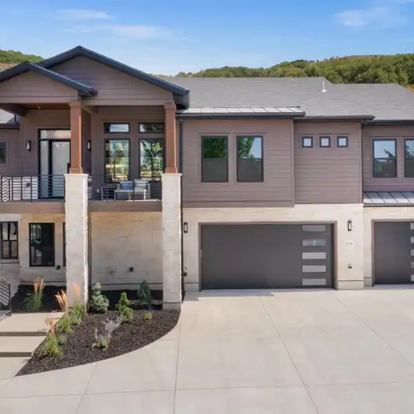 THOUGHTFULLY CRAFTED NEW CONSTRUCTION