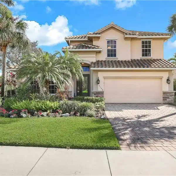 STYLISH GEM WITH GOLF AND WATER VIEWS