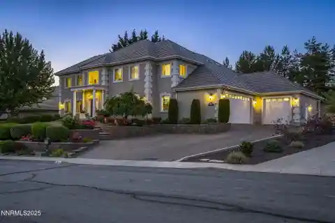 Comfort and Elegance on a Peaceful Cul-De-Sac