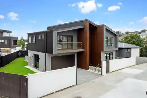 Brand New Home Blending Luxury and Practicality