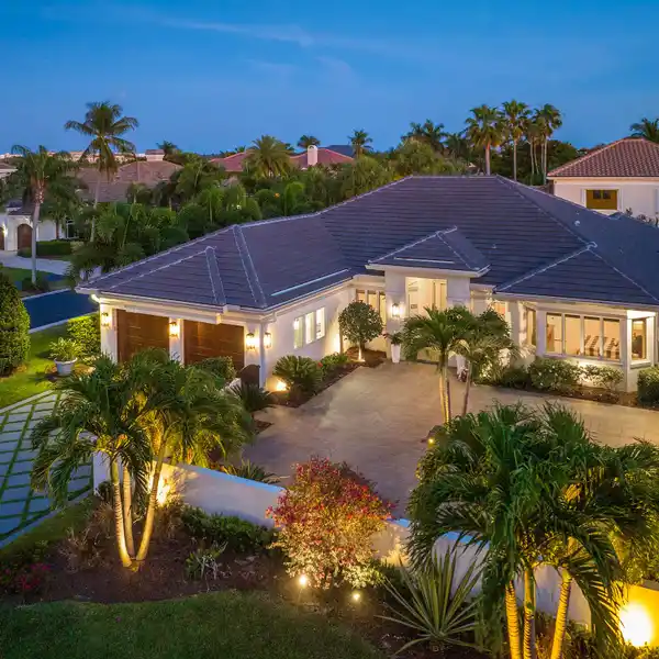 FULLY RENOVATED RESIDENCE IN SOUGHT-AFTER CASSEEKEY ISLAND