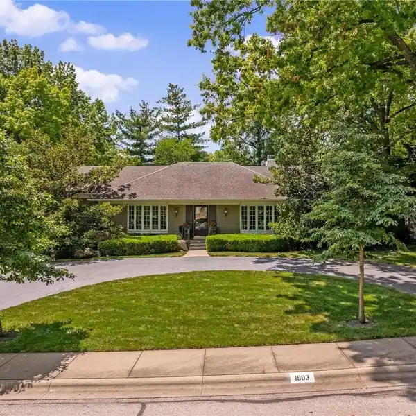EXQUISITELY UPDATED MISSION HILLS RANCH