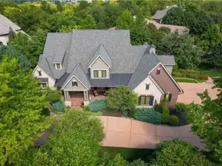 Ultra-High-Quality Luxury Estate