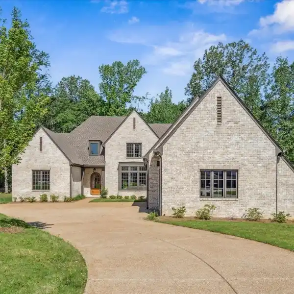 ELEGANT NEW BUILD ON HALF-ACRE NATURE LOT