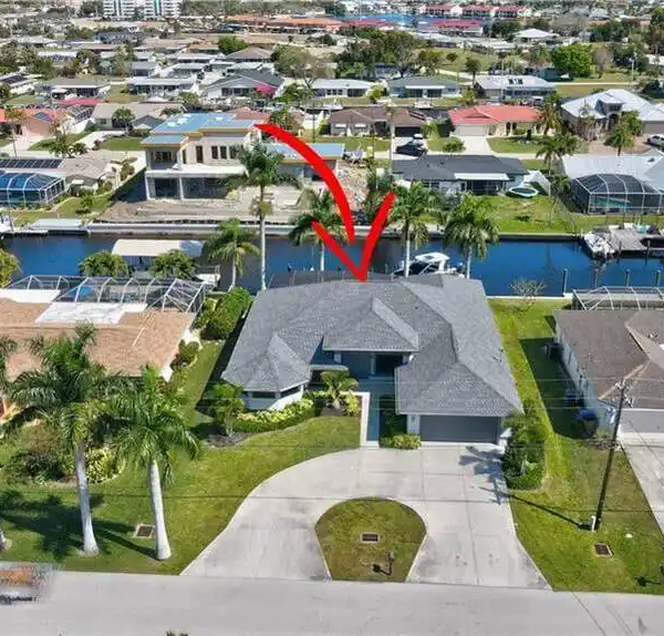 WATERFRONT GULF ACCESS RESORT POOL HOME
