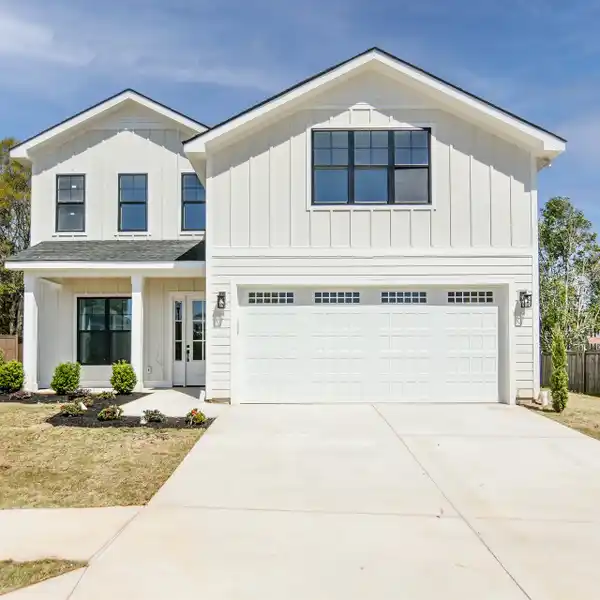 BEAUTIFUL BRAND NEW CUSTOM HOME