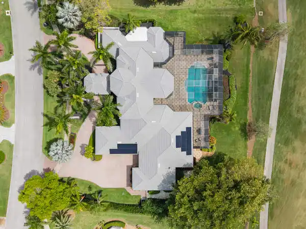 CAPTIVATING HOME OVERLOOKING GOLF COURSE