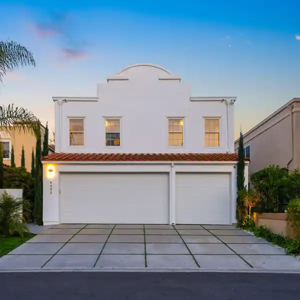 MODERN LUXURY MEETS SMART LIVING