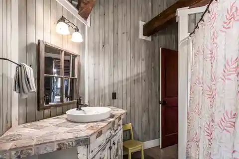 Artisan Luxury with Endless Mountain Views