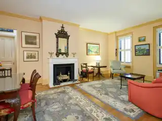 Elegant Pre-War residence on Park Avenue