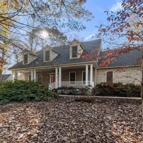 LARGE CUSTOM HOME ON A HURRICANE PROTECTED CREEK