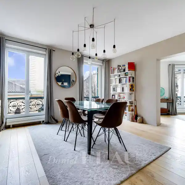 BRIGHT SAINT-GERMAIN APARTMENT WITH STYLISH RENOVATION