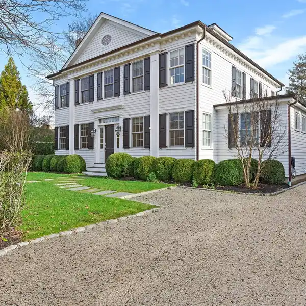TIMELESS FEDERAL-STYLE HOME WITH MODERN LUXURY