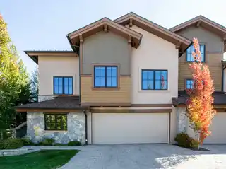 Luxury Townhome Offering an Extraordinary Lifestyle