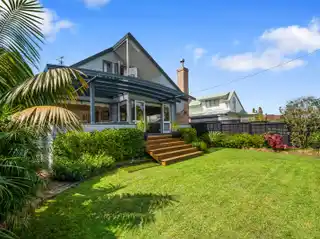 Contemporary Coastal Home Between Two Iconic Beaches