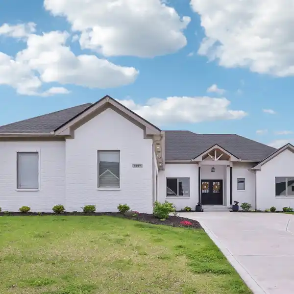 MODERN ELEGANCE WITH PREMIUM UPGRADES THROUGHOUT