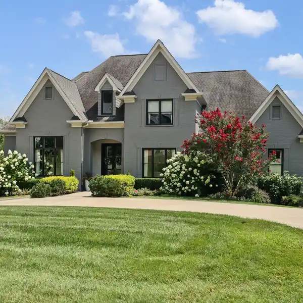 CLASSIC MEETS MODERN IN MULTIGENERATIONAL HAVEN