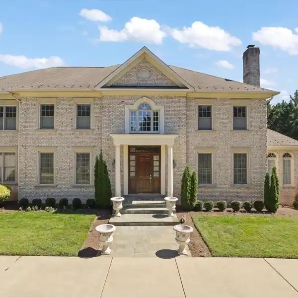 CLASSIC BEAUTY ESTATE HOME