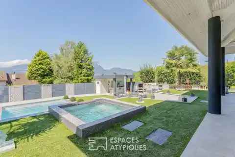 Contemporary Style House in Prime Location