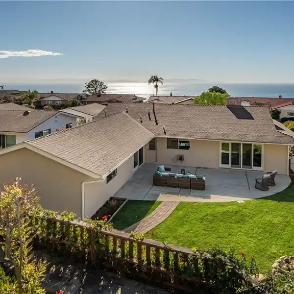 MOVE-IN READY HOME CLOSE TO THE PARK AND OCEAN