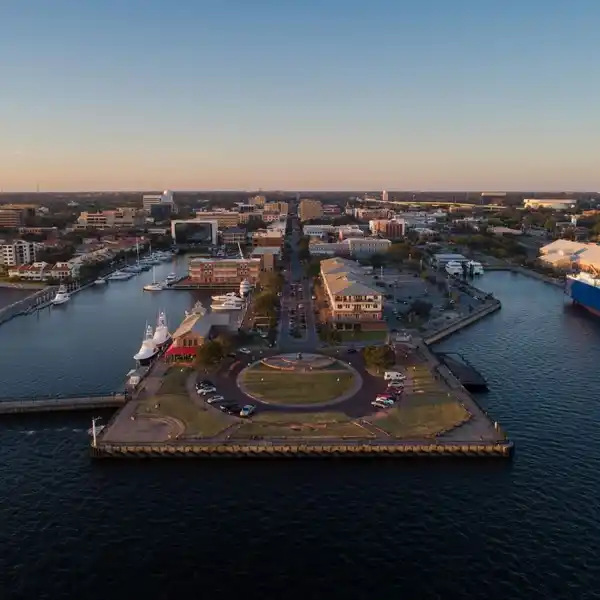 LUXURY BAYFRONT CONDOMINIUM