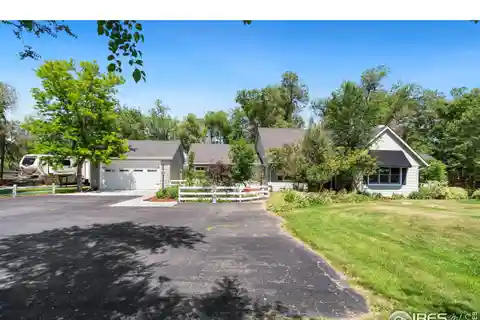 Extraordinary Country Estate on 1.5 Acres