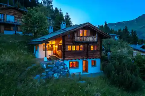 Maissen Holiday Home in Valbella with Views and Ski-In/ski-Out Perks