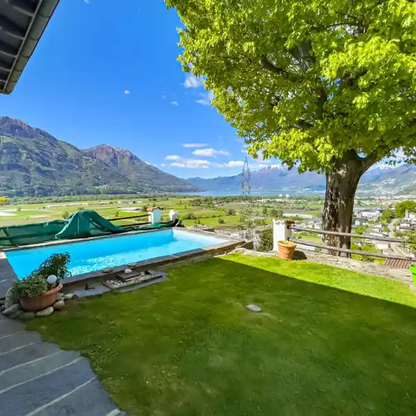 PRIVACY WITH PANORAMIC VIEWS