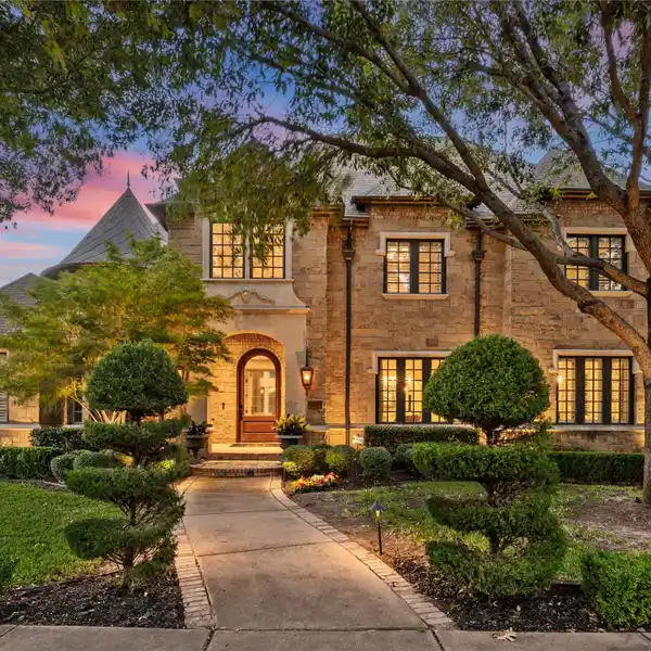 GORGEOUS UPDATED HOME WITH DESIGNER TOUCHES