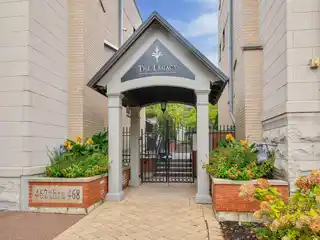 Spacious Condo Steps from Shopping, Dining & Metra