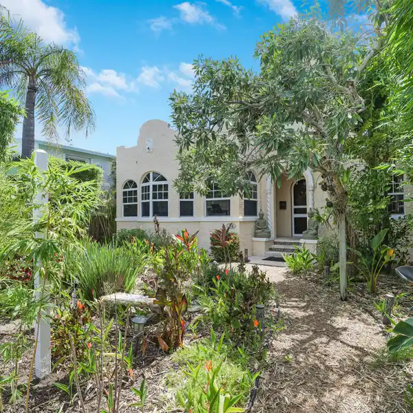 CHARMING 1925 SPANISH-STYLE GEM