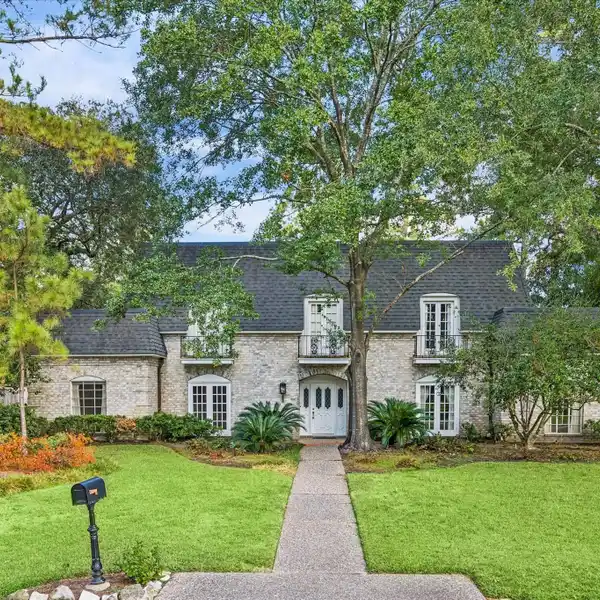 GRAND CORNER LOT WITH ENDLESS DESIGN POTENTIAL