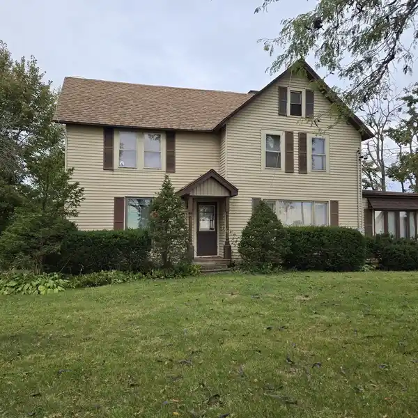 PEACEFUL RETREAT WITH FOUR SEASONS PORCH