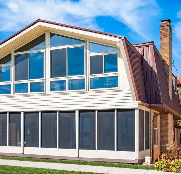 LAKEFRONT LUXURY WITH ENDLESS CHARM