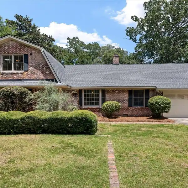 EXPANSIVE RETREAT IN HUNTINGTON WOODS