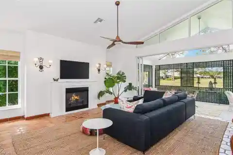 Lovely Golf and Lake Front Home at Wyndemere