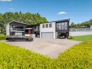 Spacious Modern Country Home