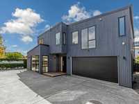 RARE GEM IN THE HEART OF REMUERA