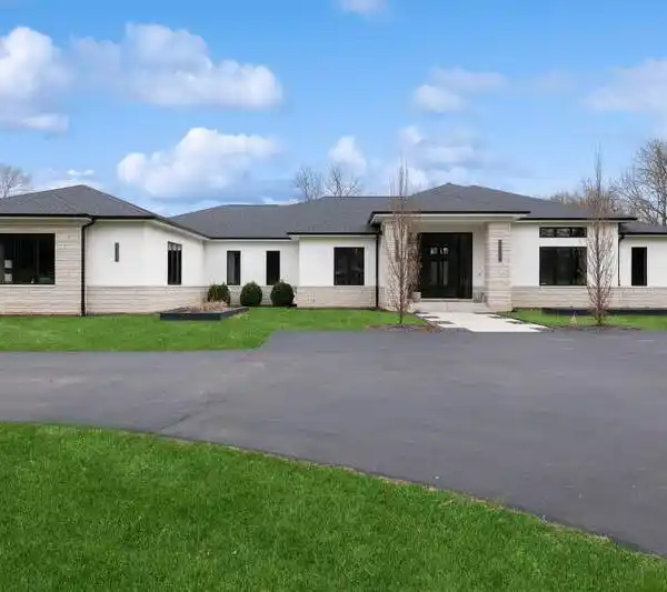 MODERN ARCHITECTURAL MASTERPIECE ON SEVEN ACRES