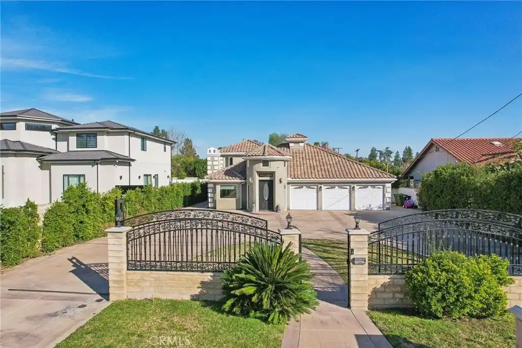 Exquisite Gated Estate in Prestigious Sherwood Forest