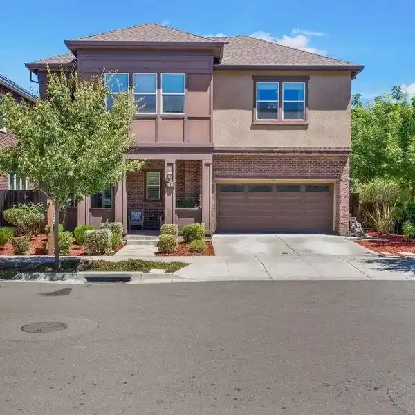WEST PLEASANTON HOME WITH SPECTACULAR RIDGELINE VIEWS