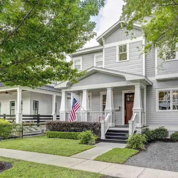 ELEGANT HOME WITH PREMIUM FINISHES THROUGHOUT