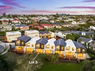 Brand-New Townhouse in Prime Coastal Location