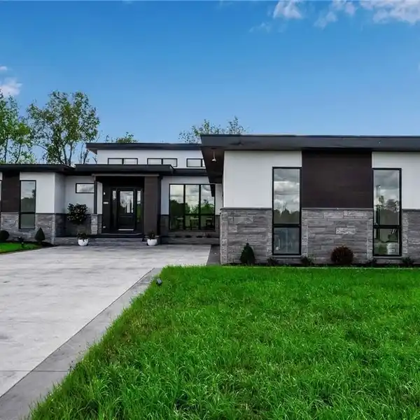 EXQUISITE CUSTOM HOME