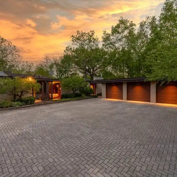ICONIC MID-CENTURY MASTERPIECE ON PRIVATE ACRES