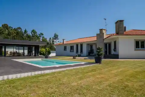 Opulent Villa with Pool and Expansive Gardens