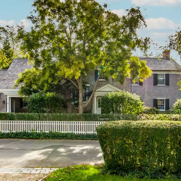 IMPECCABLE HOME WITH ELEGANCE AND STYLE